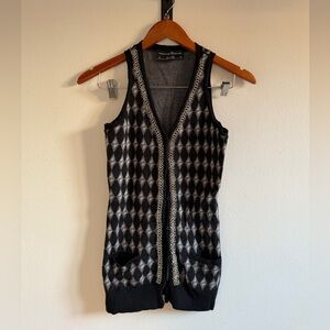 Pringle of Scotland Women’s Black and Grey Diamond Patterned Button Up Vest, M